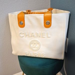 CHANEL TOTE BAG W/ PERLS